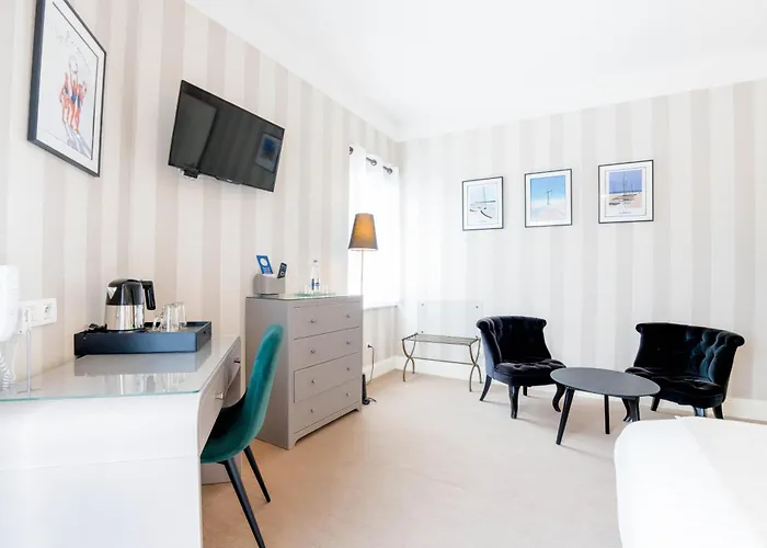 Hotel Western Brittany Centre & Plages 3*