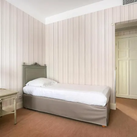 Отель Western Brittany Centre & Plages