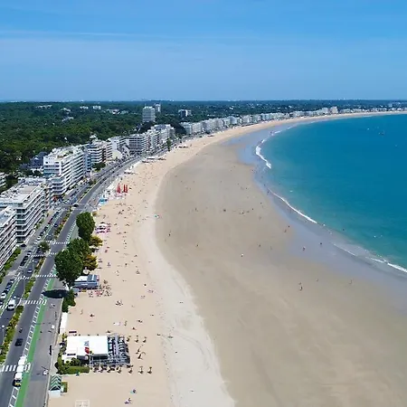 Western Brittany Centre & Plages מלון 3*