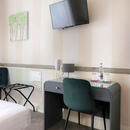 호텔 Western Brittany Centre & Plages 3*