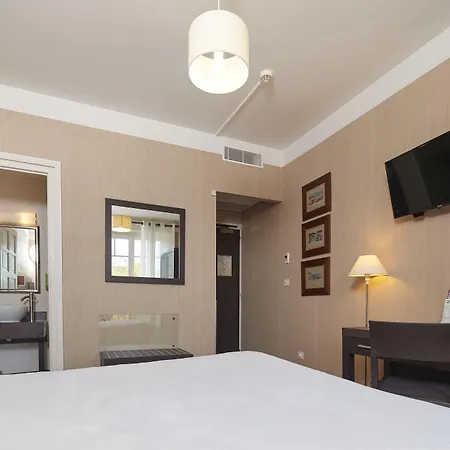 Western Brittany Centre & Plages Ξενοδοχείο 3*