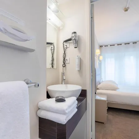 Hotel Western Brittany Centre 3*