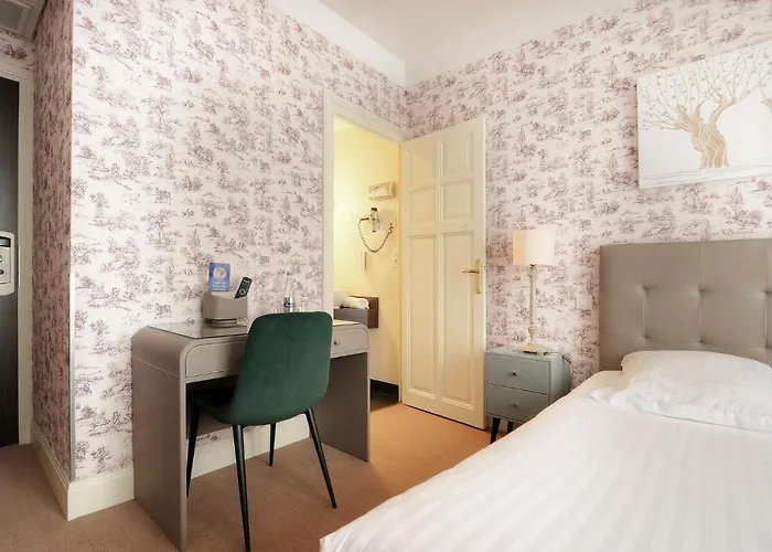 Western Brittany Centre & Plages 3*