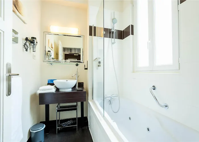 Western Brittany Centre & Plages Hotel